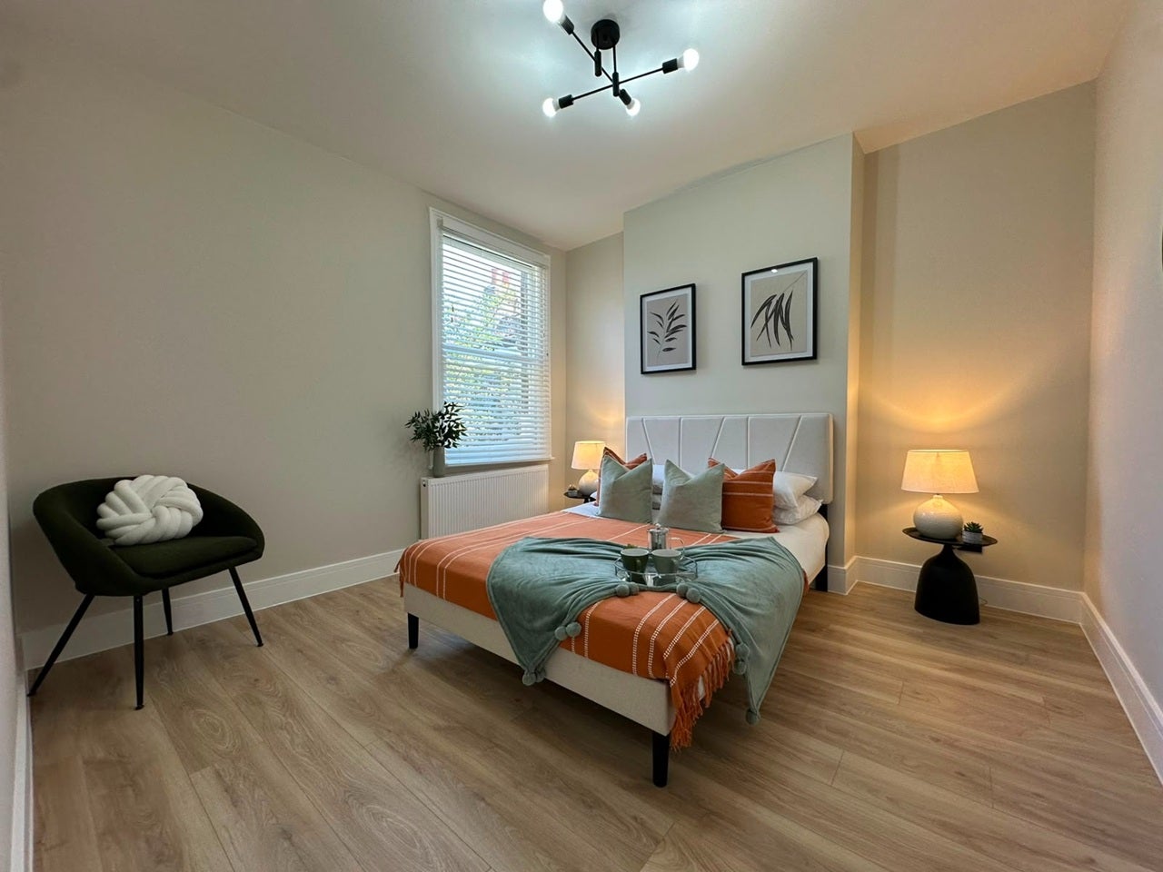 Flat Linley Road in Greater London