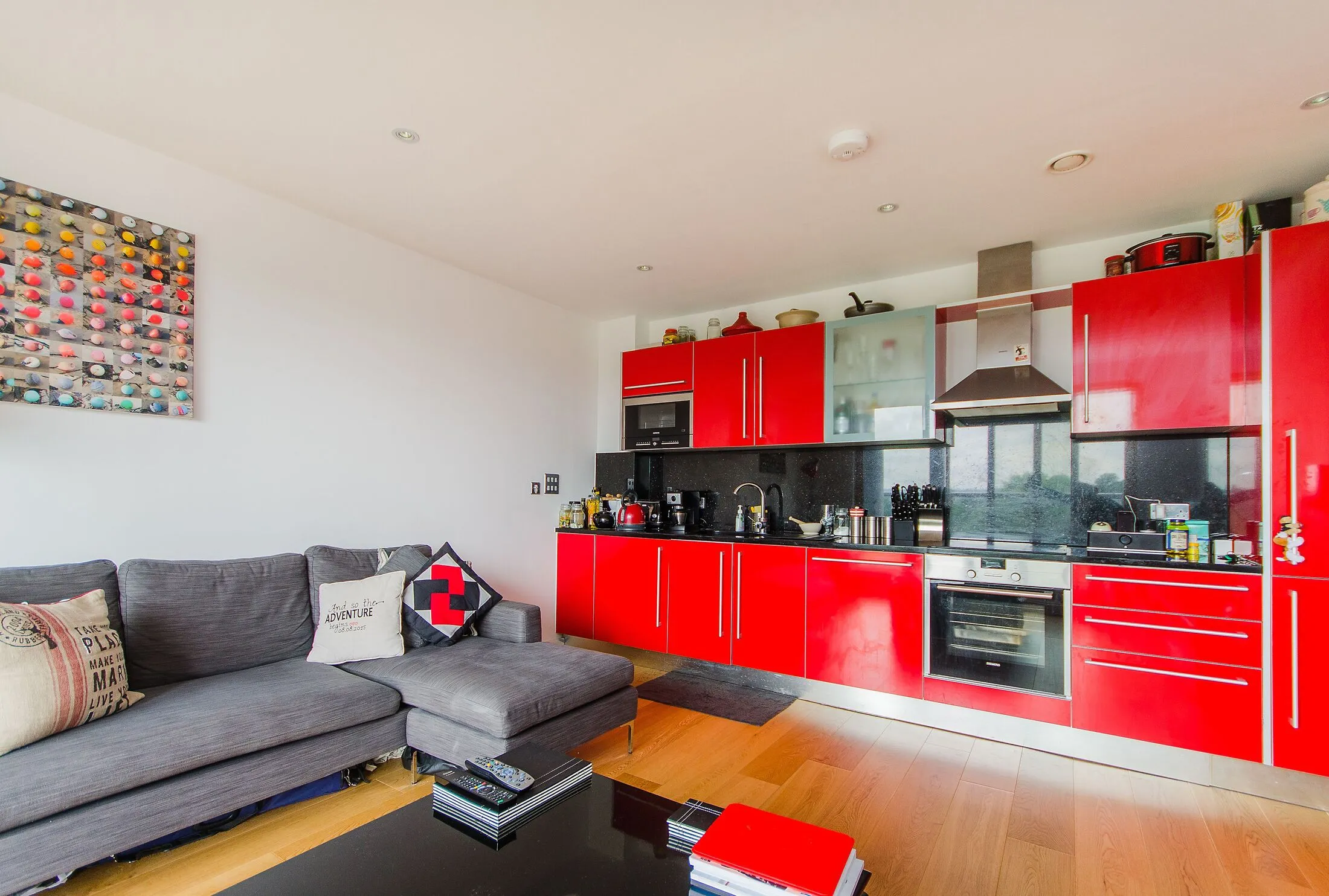 Flat Fairfield Road in Greater London
