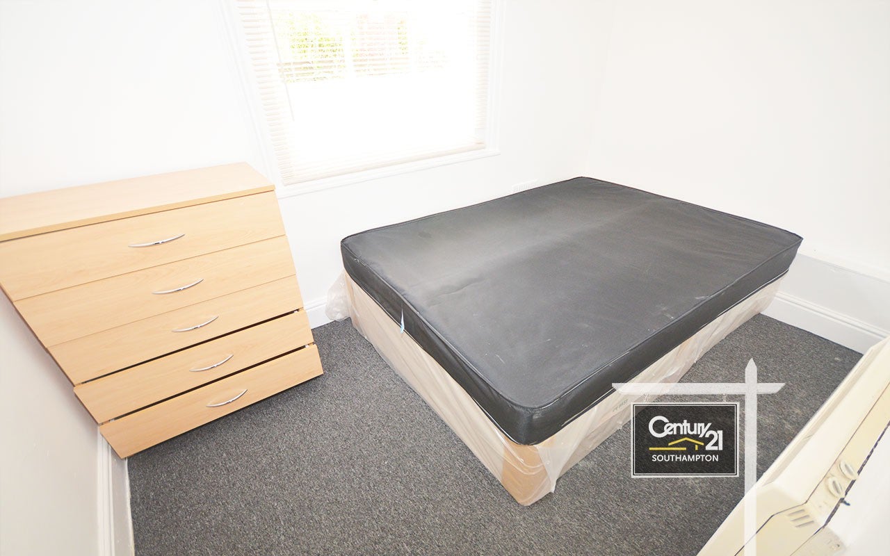 Flat Cranbury Terrace in Southampton