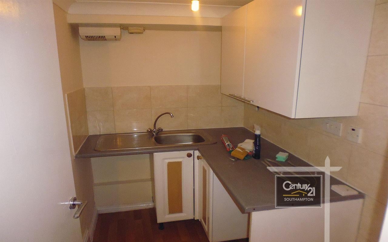 Flat Cranbury Terrace in Southampton