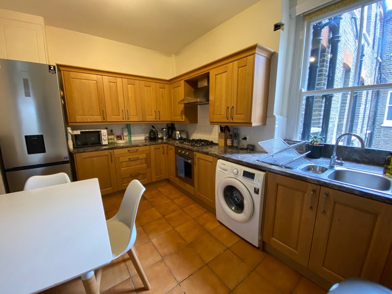 Flat Horder Road in Greater London