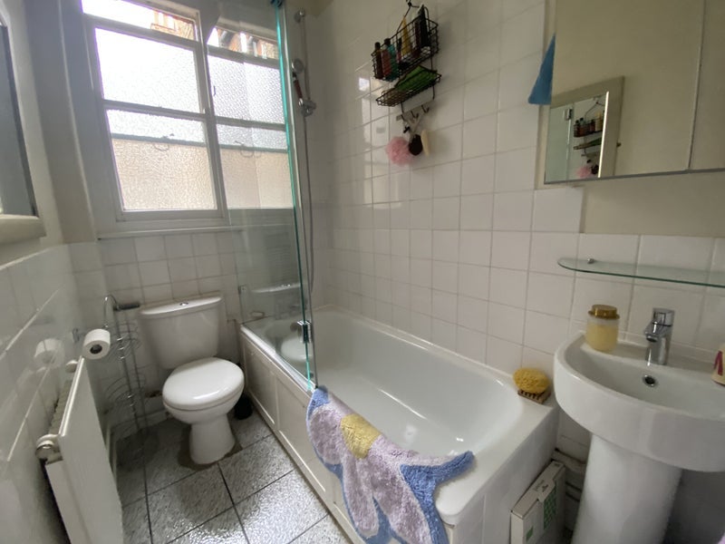 Flat Horder Road in Greater London