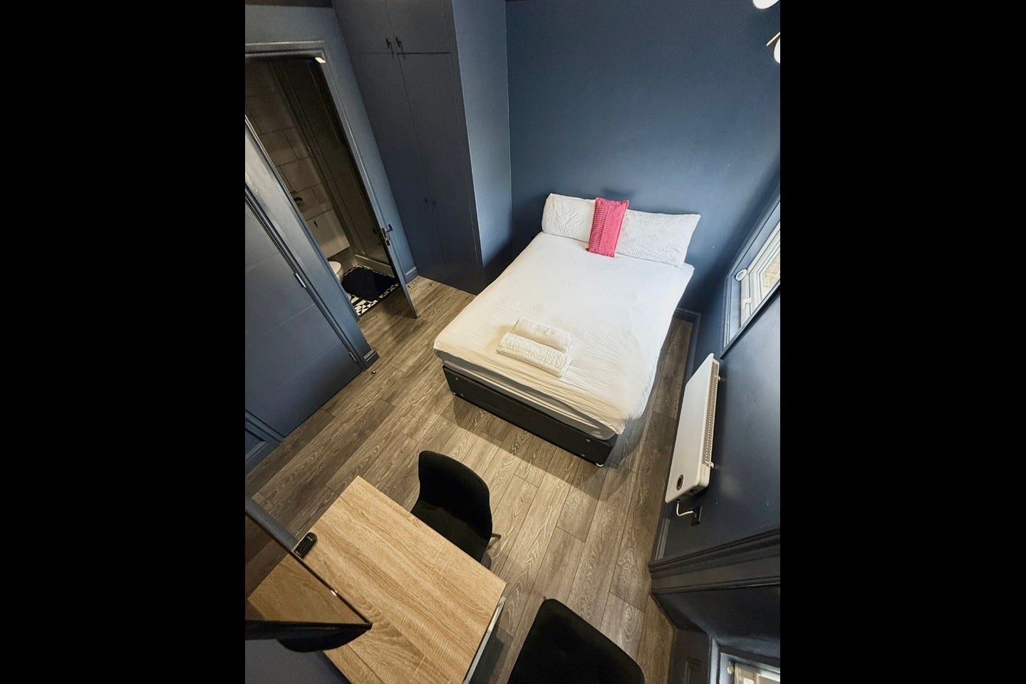 Room Alfred Road in Greater London