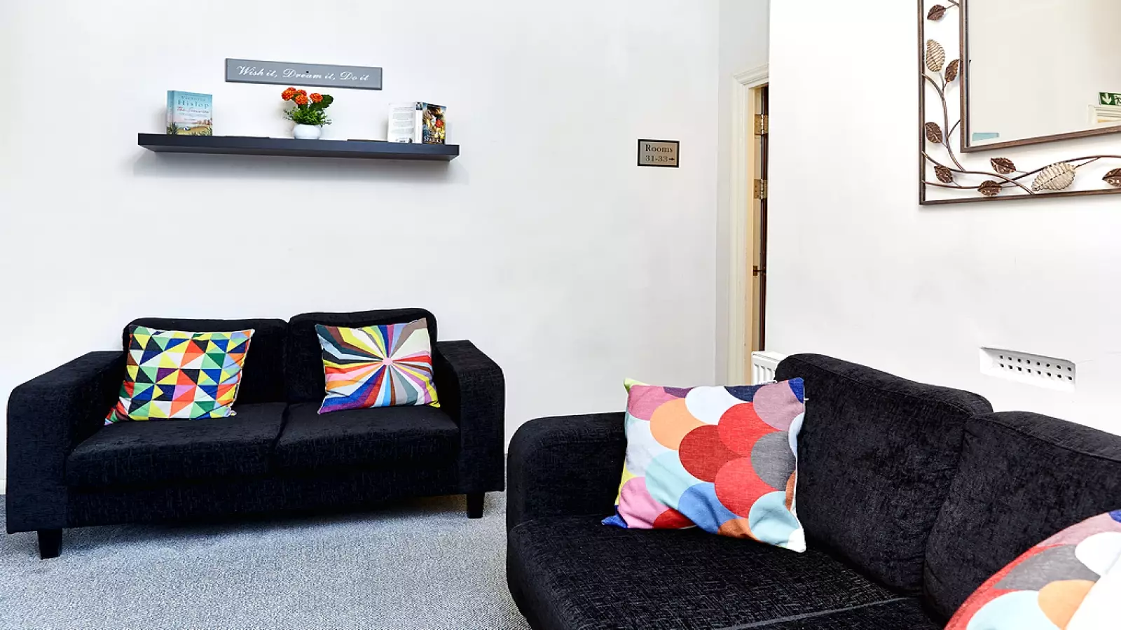 Flat Hermitage Road in Greater London