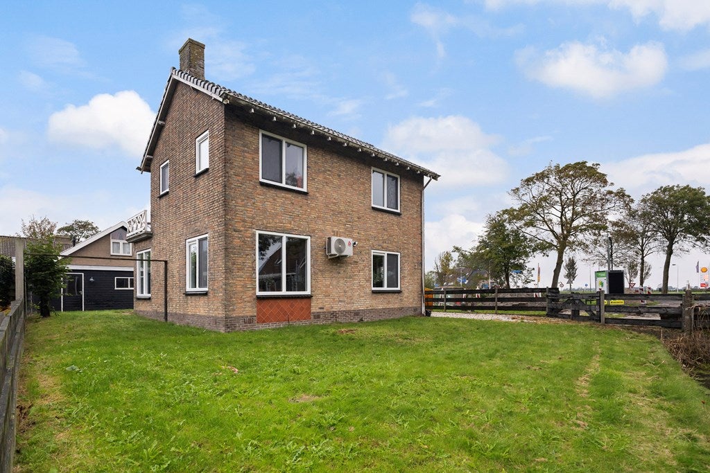 Huis Offingaweg 2 in Hallum