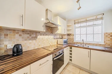 Flat Laurel Close in Greater London