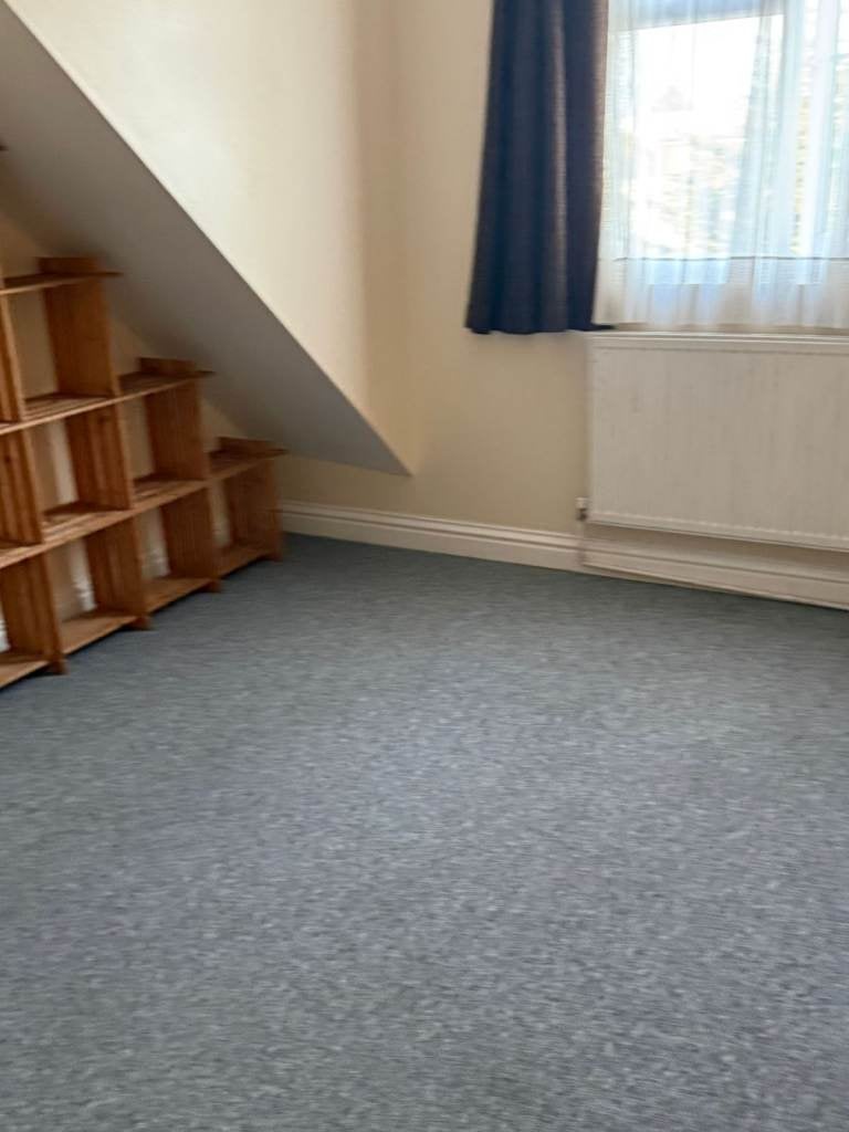 Flat Ashgrove Road in Greater London