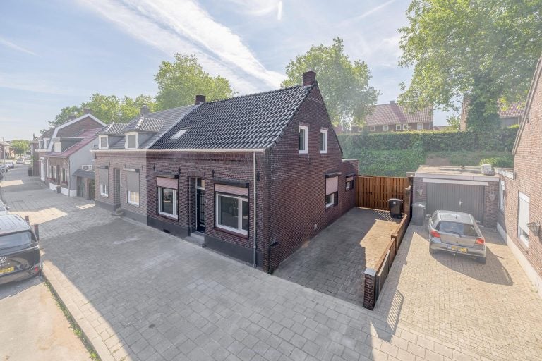 Huis Maasstraat 21 in Steyl