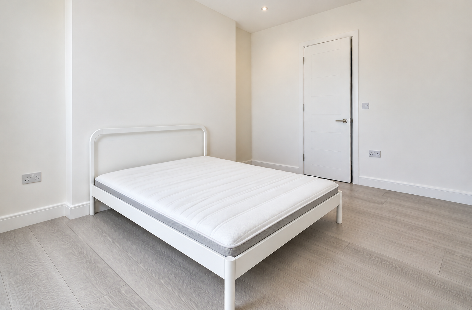 Room Friary Road in Greater London