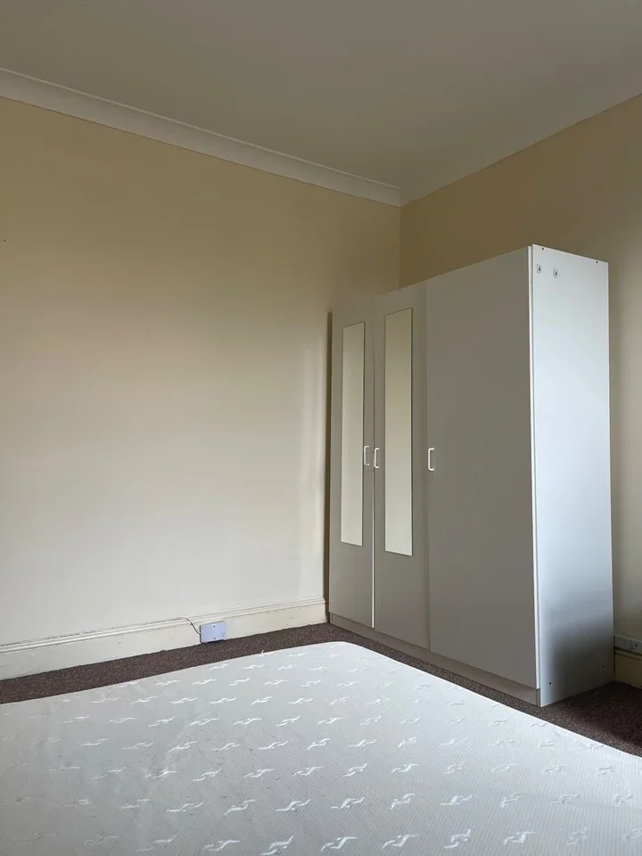 Room Brooke Road in Greater London
