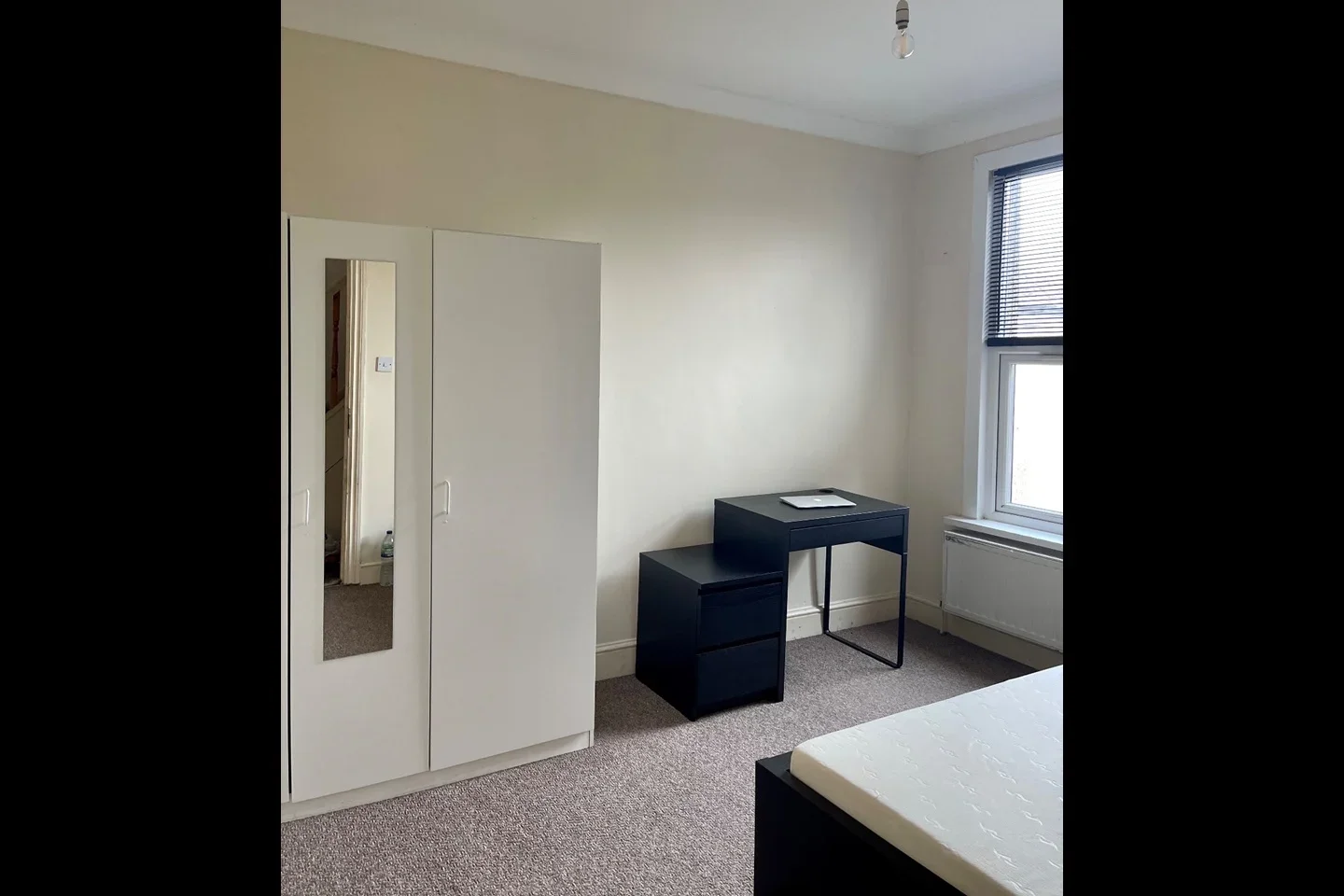 Room Brooke Road in Greater London
