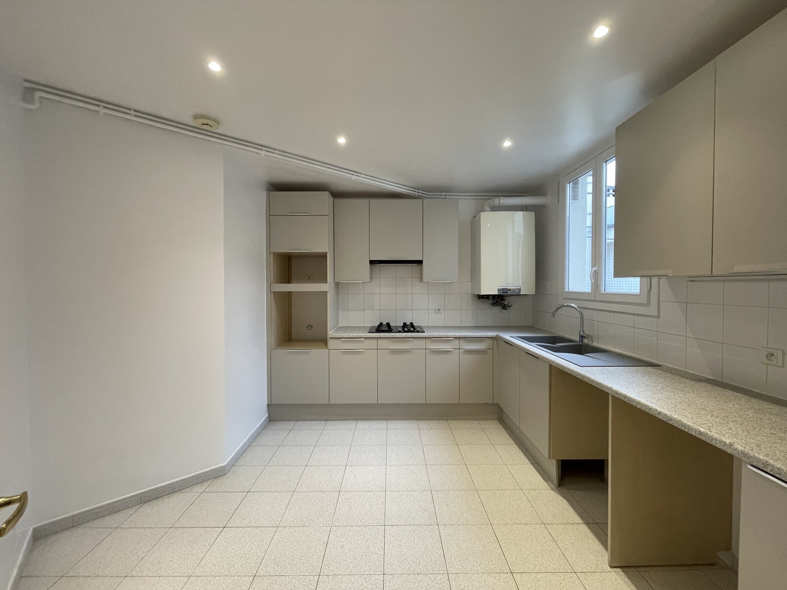 Flat Rue de Chéroy in Paris