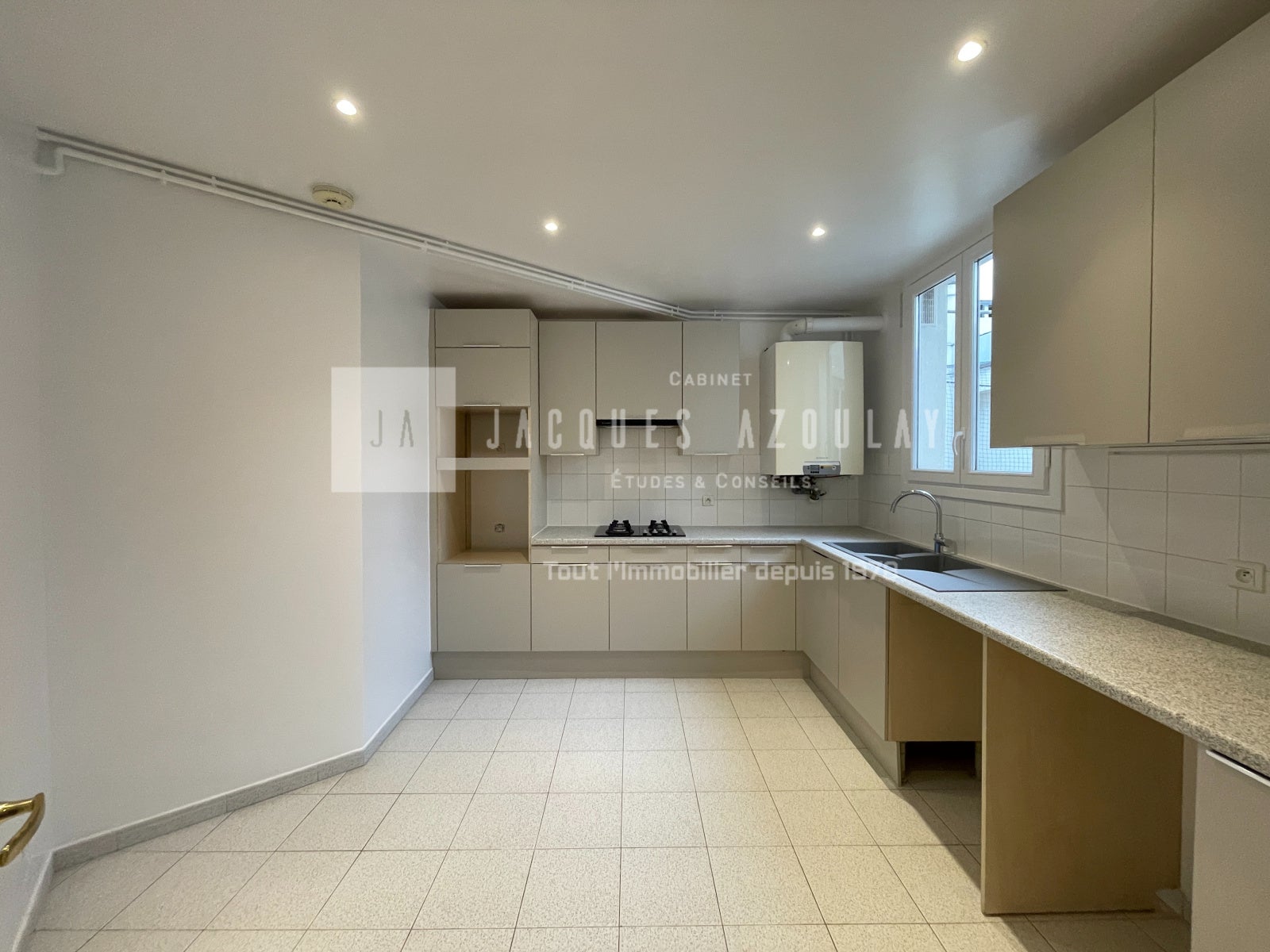 Flat Rue de Chéroy in Paris