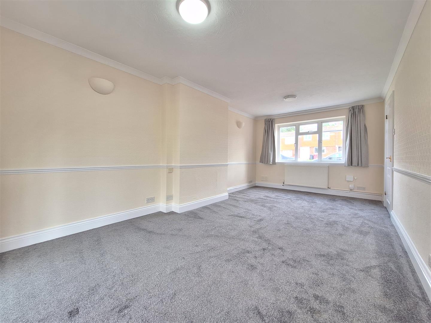 House Newbery Close in Reading