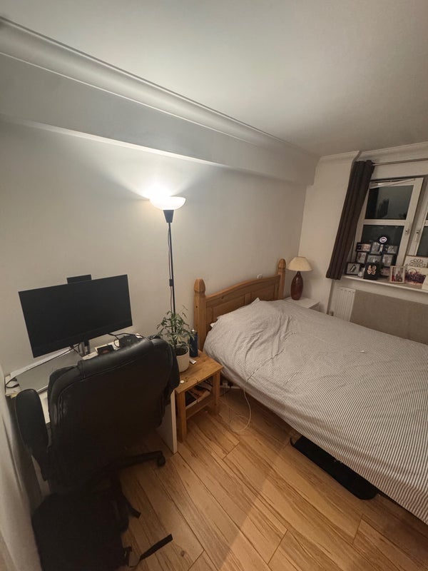 Room Kennington Lane in Greater London