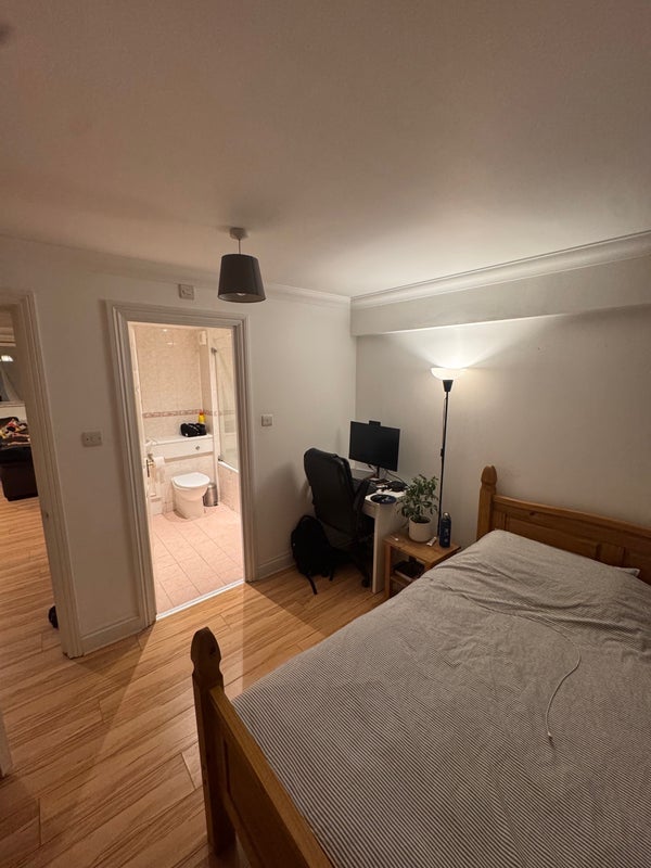 Room Kennington Lane in Greater London
