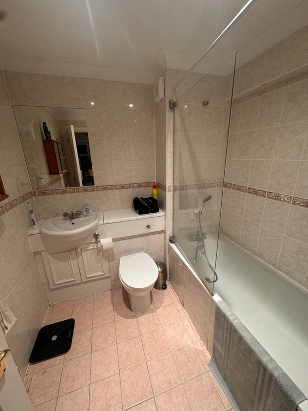 Room Kennington Lane in Greater London