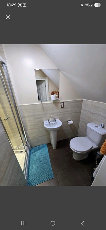 Room Hesketh Road in Leeds
