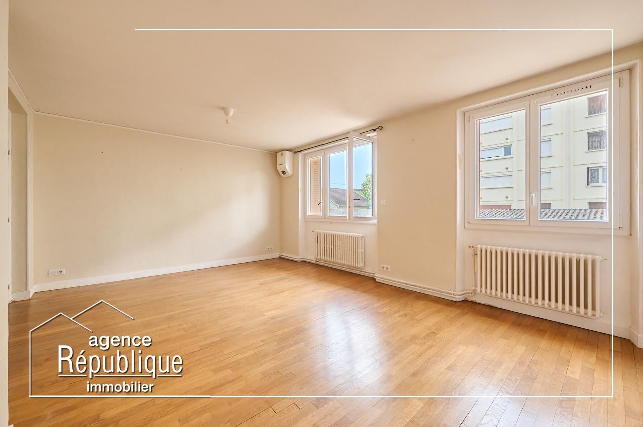 Flat Rue Thurot in Nuits-Saint-Georges