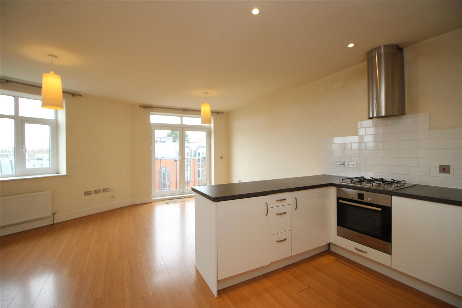 Flat Goldsworth Road in Woking