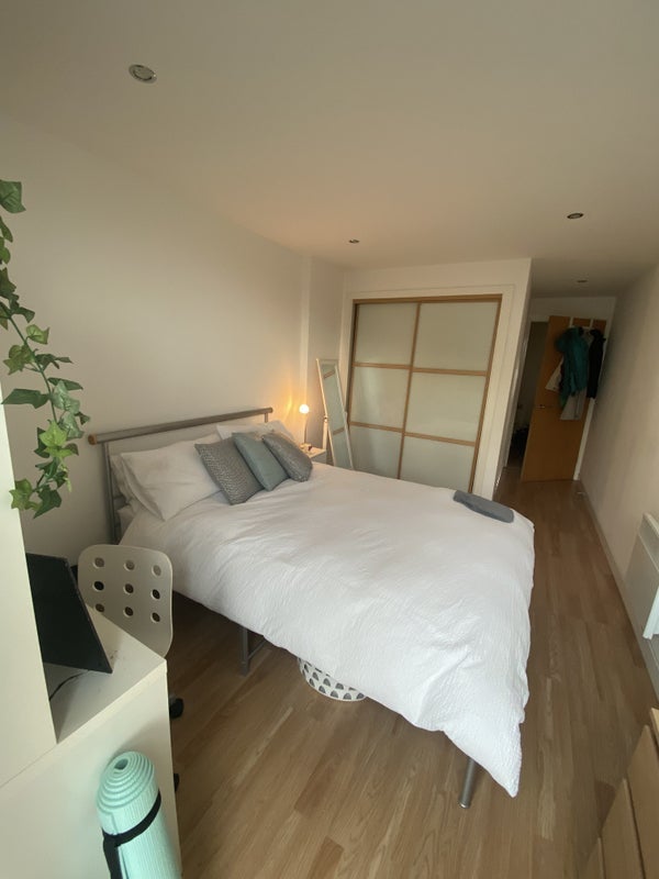Room Clydeside Expressway in Glasgow