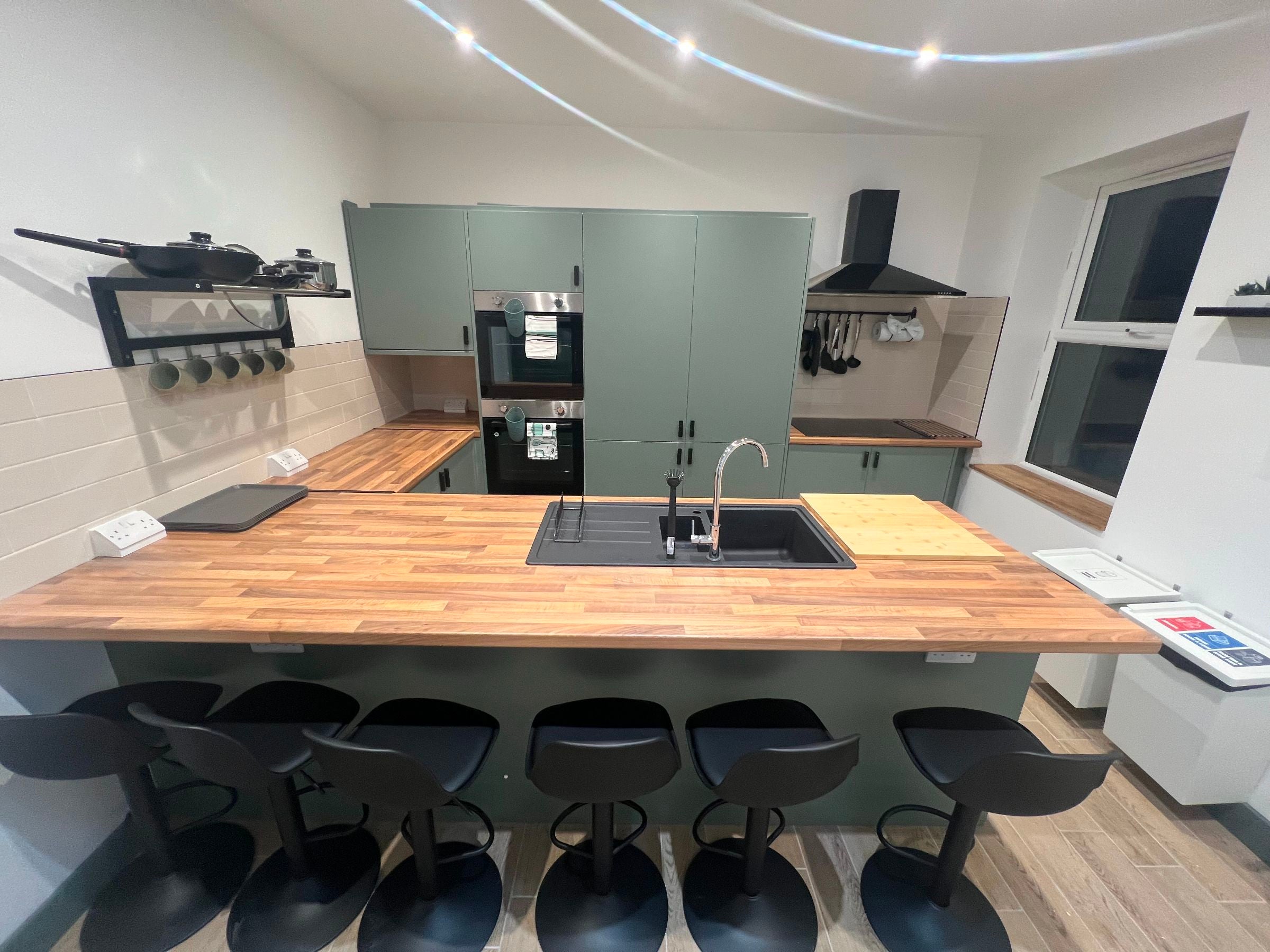 Room Larchfield Road in Doncaster