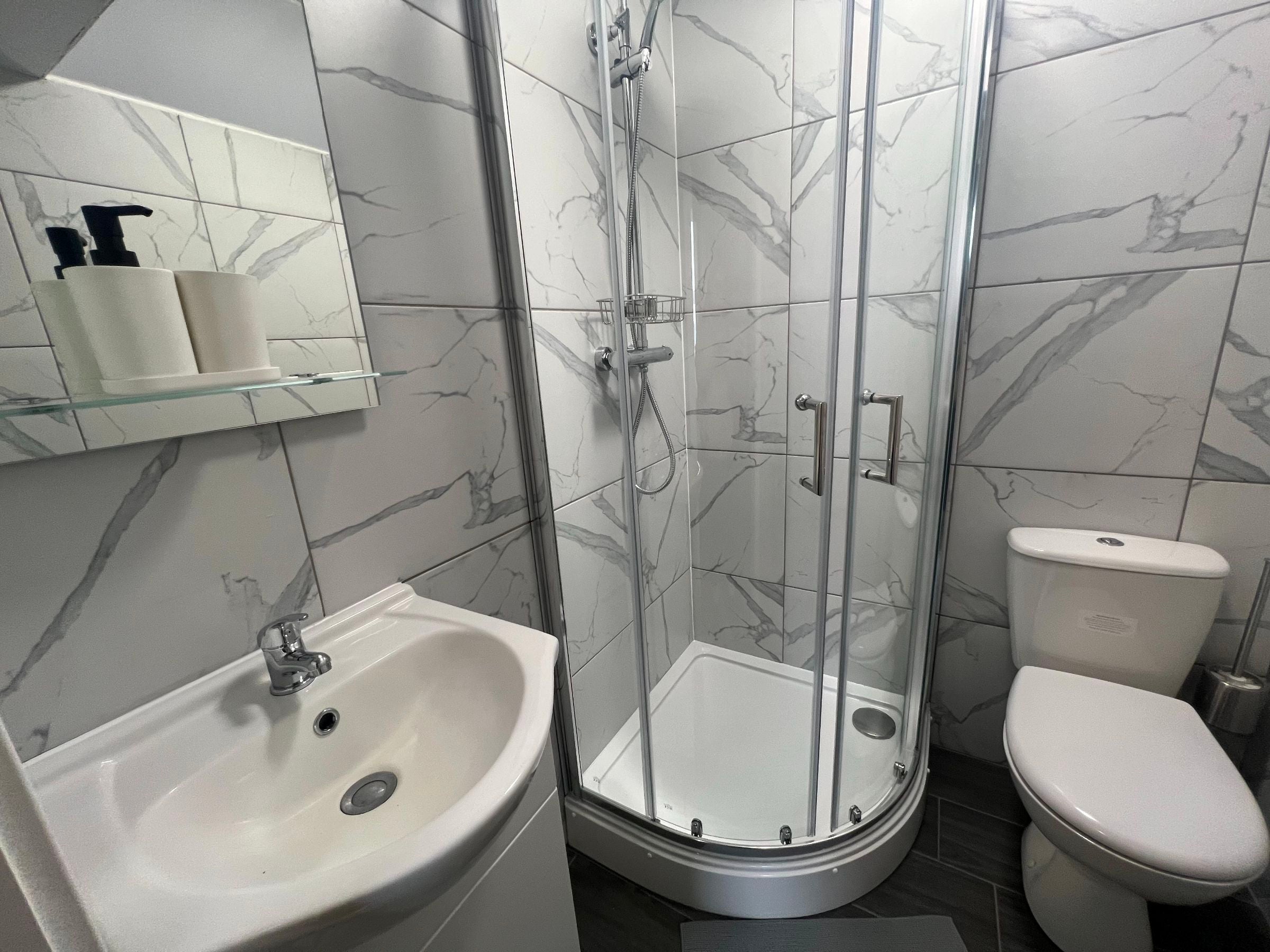 Room Larchfield Road in Doncaster