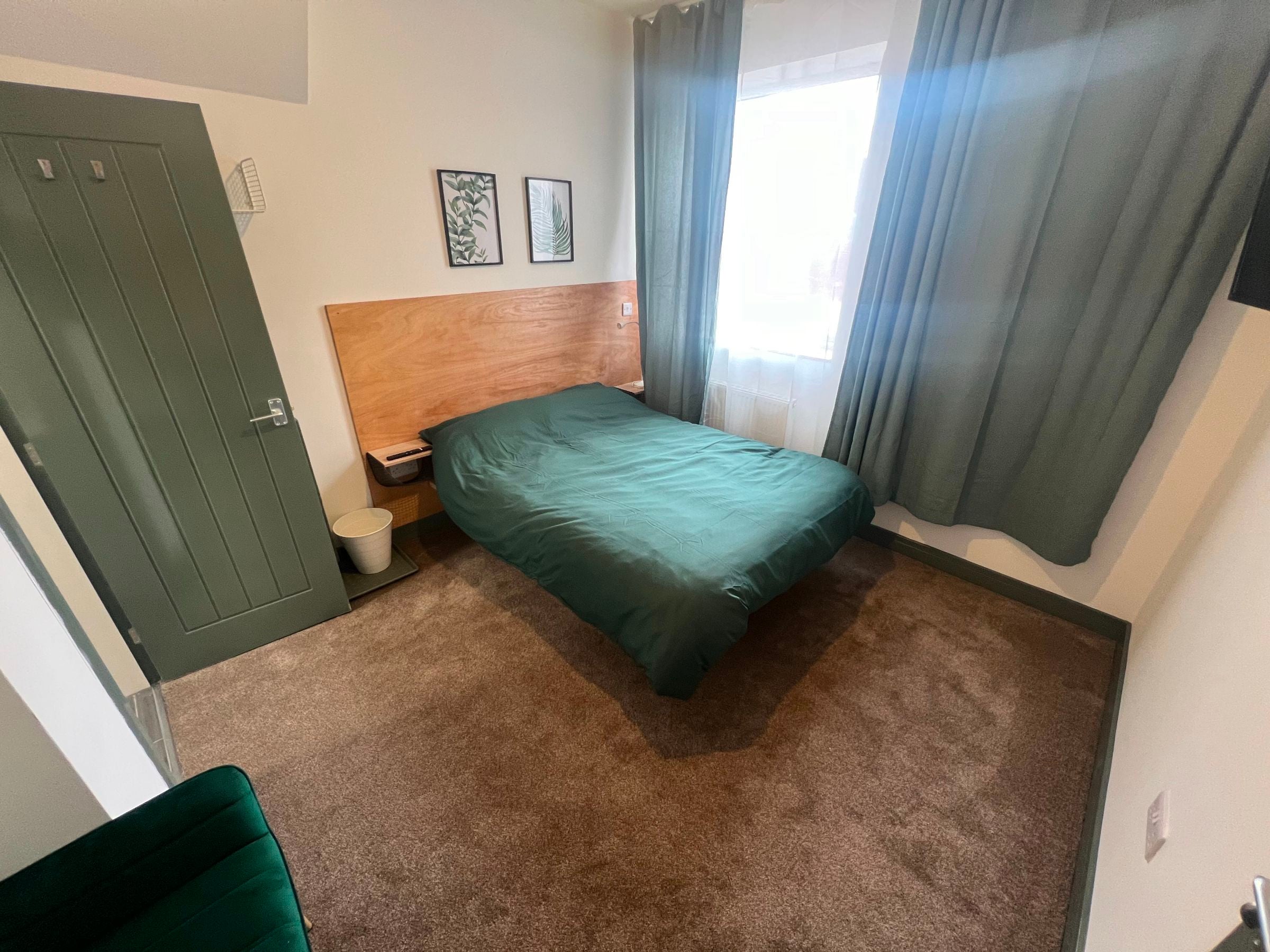 Room Larchfield Road in Doncaster