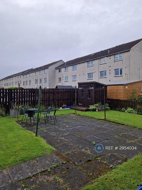 Flat Heron Way in Renfrew