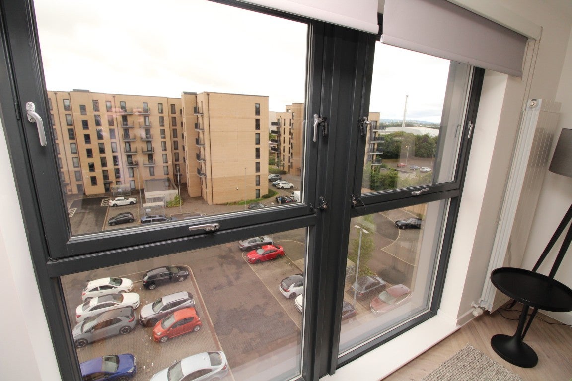 Flat Minerva Way in Glasgow