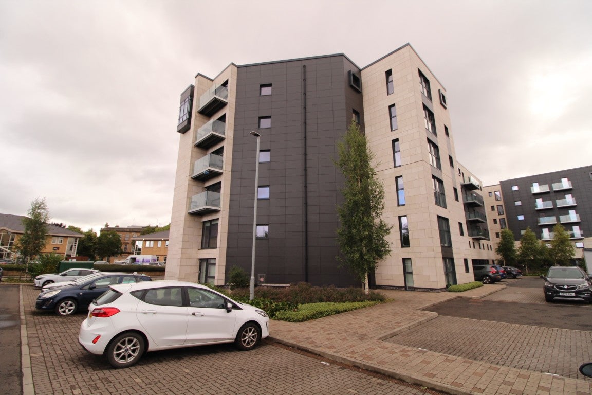 Flat Minerva Way in Glasgow