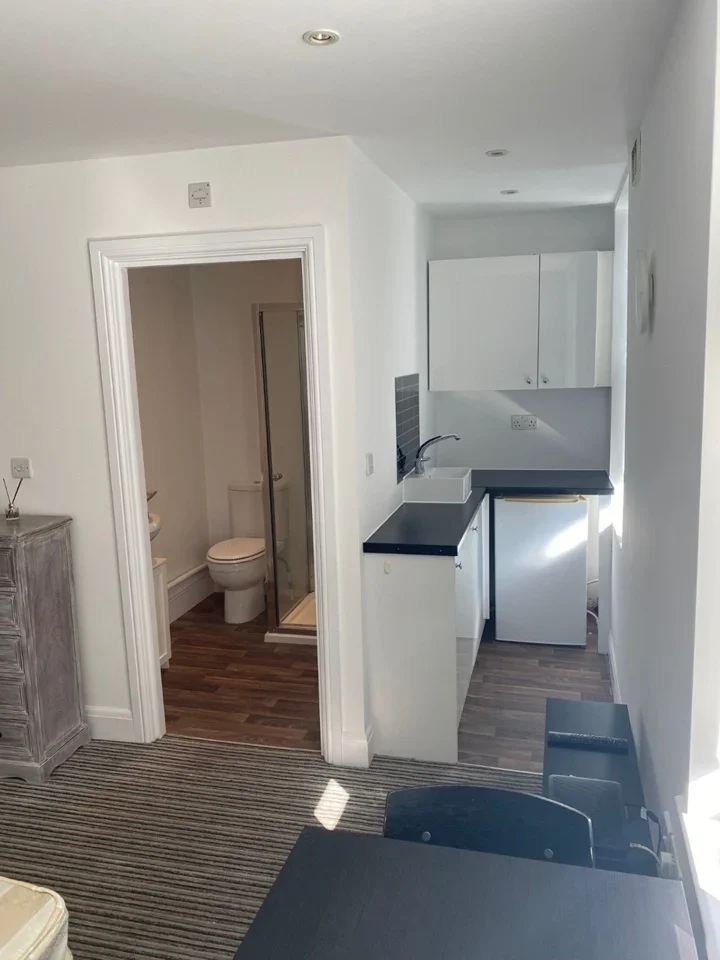 Room Osborne Road in Greater London