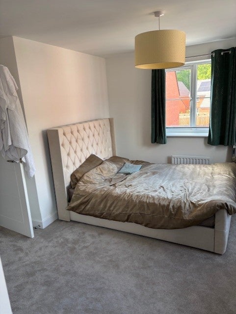 Room Lea Castle Drive in Wyre Forest