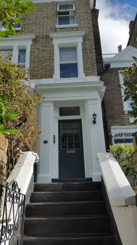 Room Horn Lane in Greater London