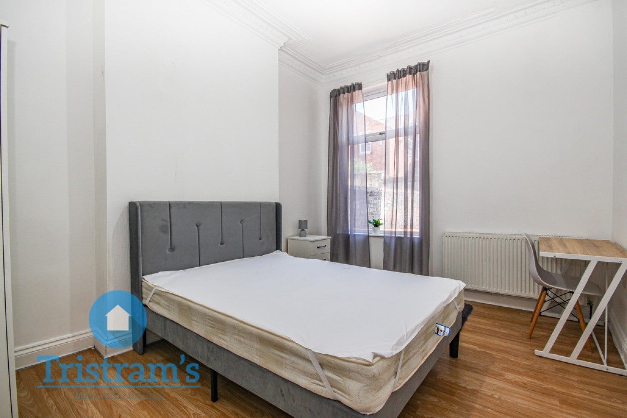 Room Cantabury Avenue in Nottingham