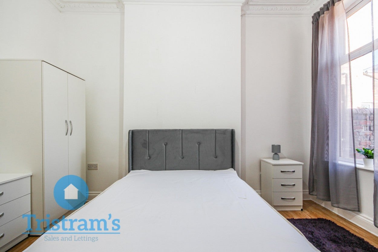 Room Cantabury Avenue in Nottingham