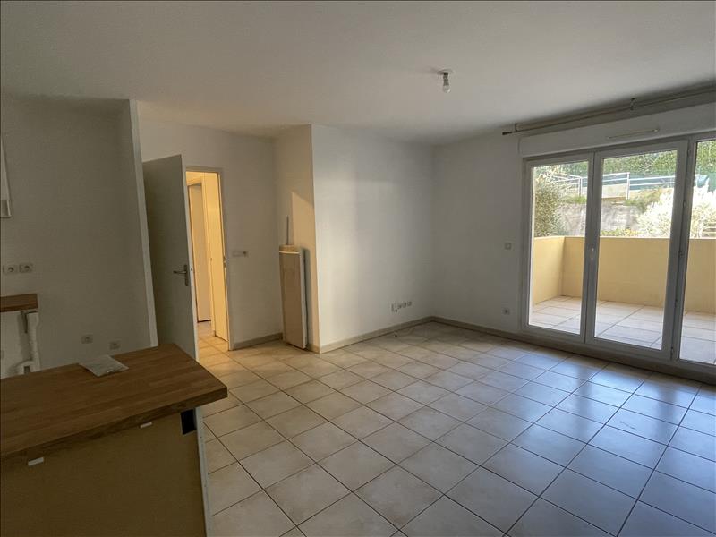 Flat Boulevard de la Corse Résistante in La Seyne-sur-Mer