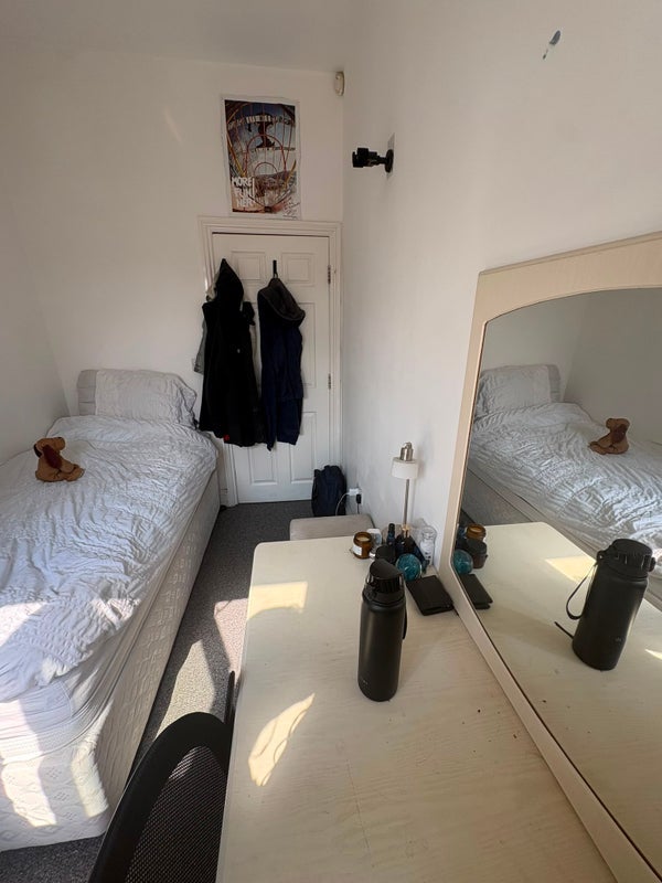 Room Northfield Avenue in Greater London