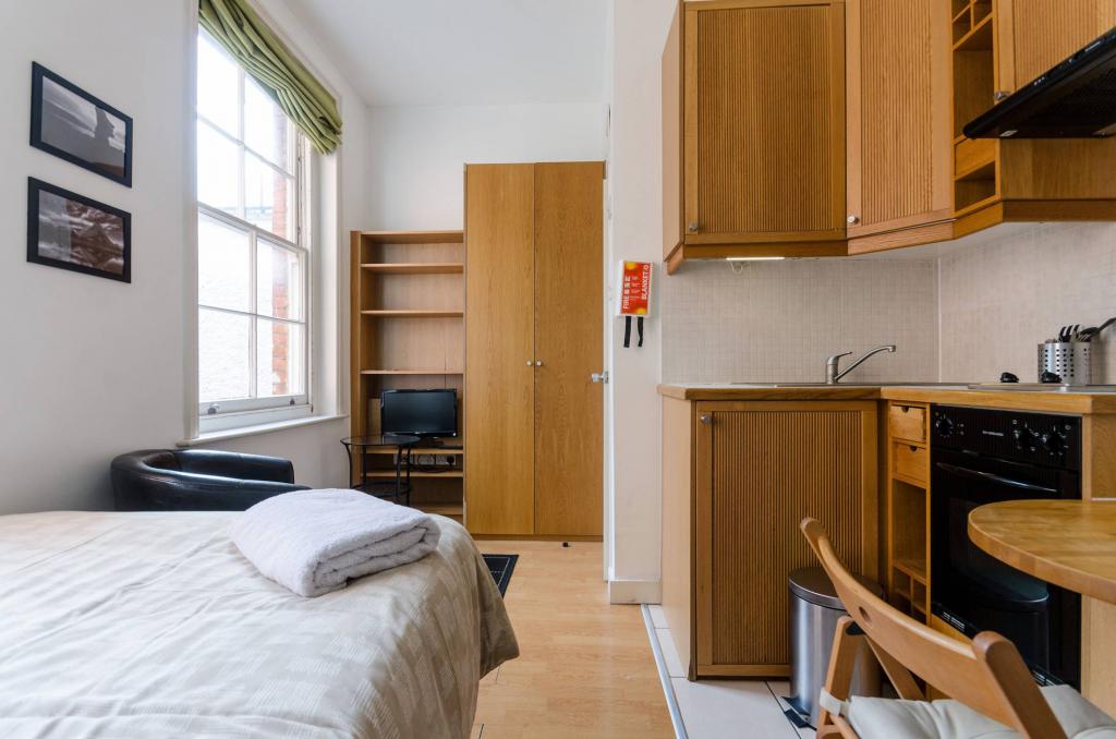 Flat Finchley Road in Greater London
