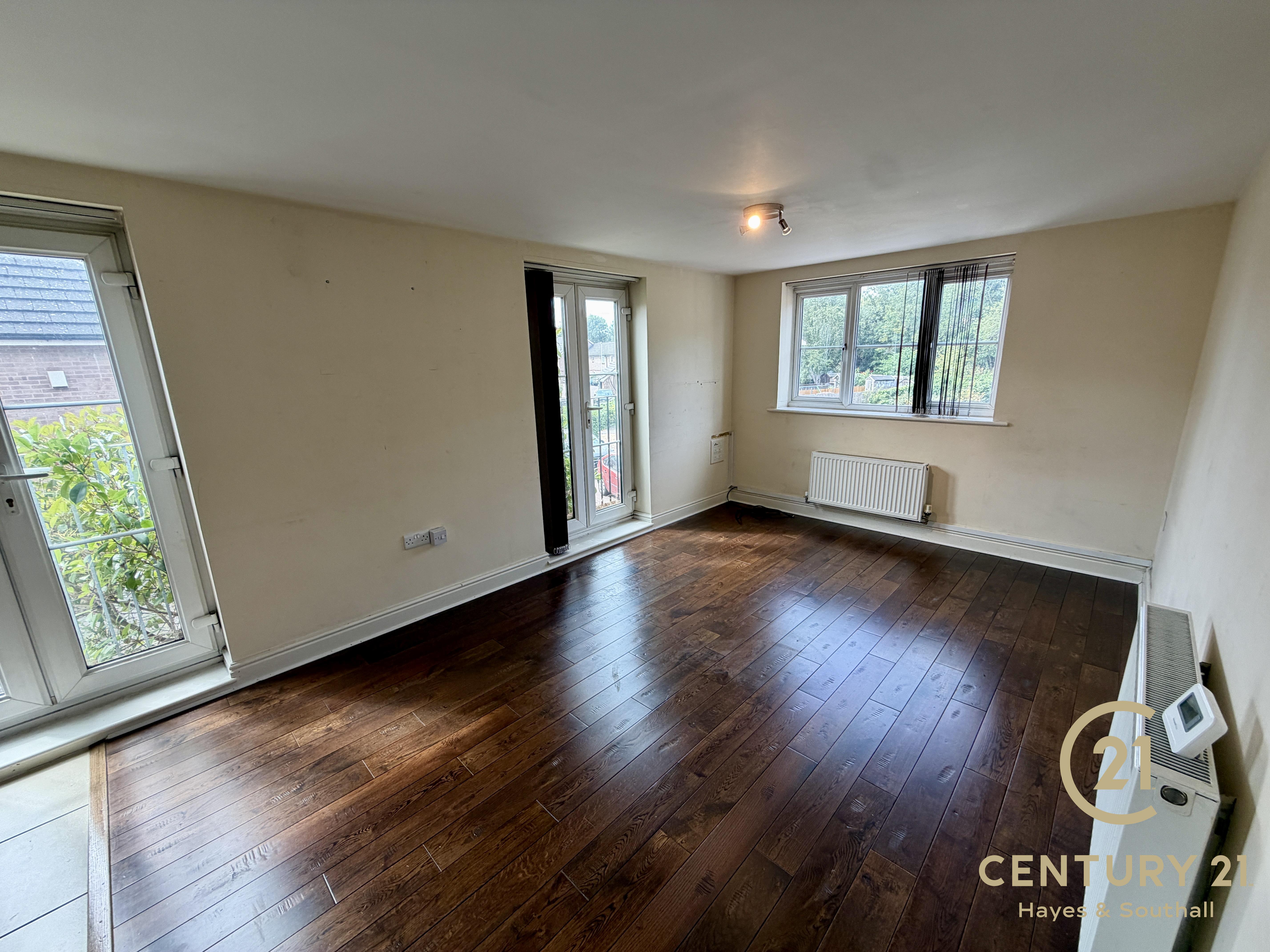 Flat Nine Acres Close in Greater London
