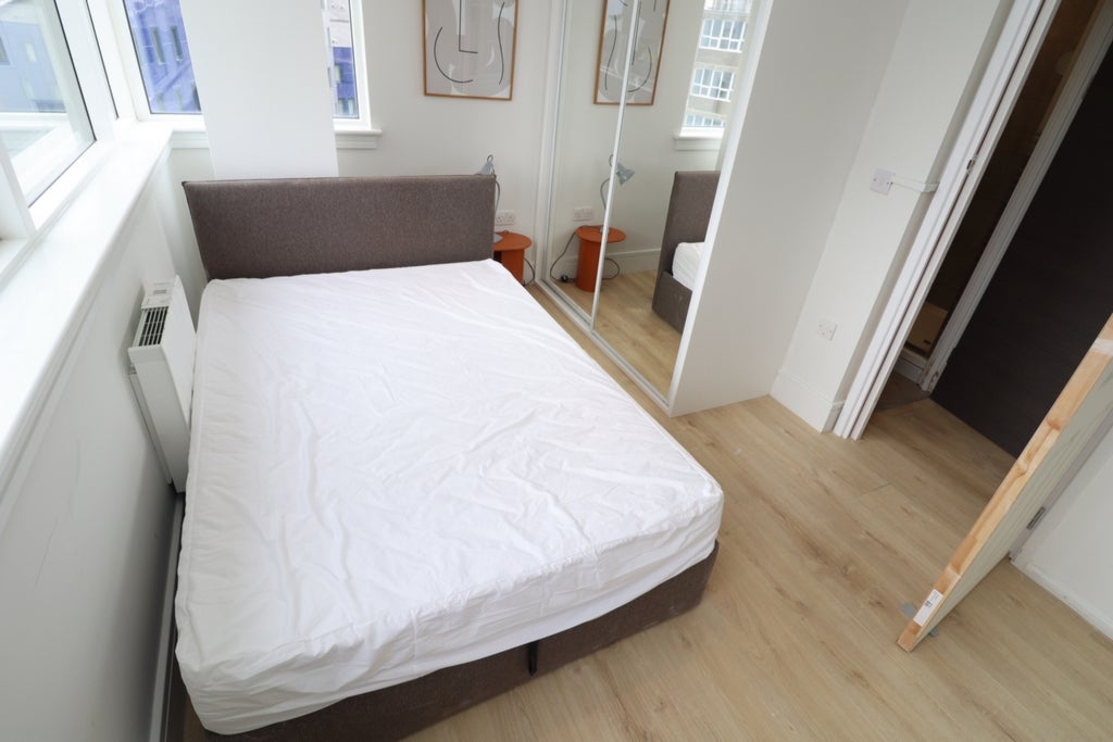Room Globe Road in Greater London