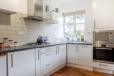 Flat Brondesbury Park in Greater London