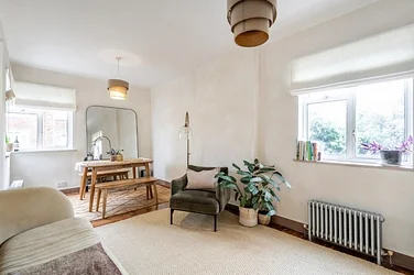 Flat Brondesbury Park in Greater London