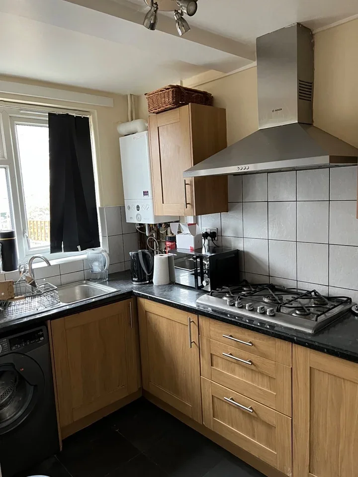Room Viola Avenue in Greater London