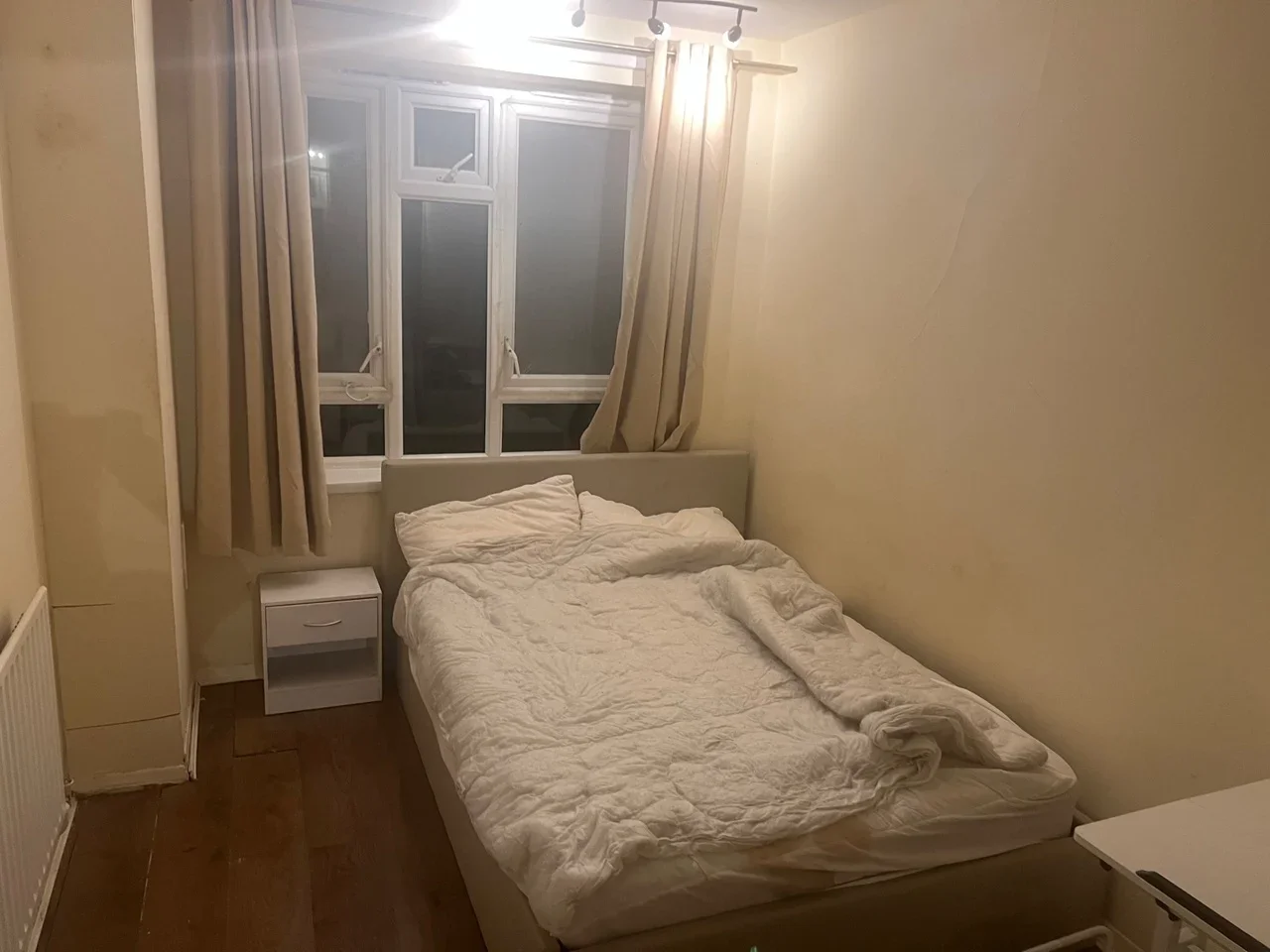 Room Viola Avenue in Greater London