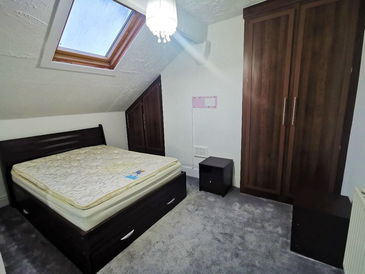 Room Stockport Road in Manchester