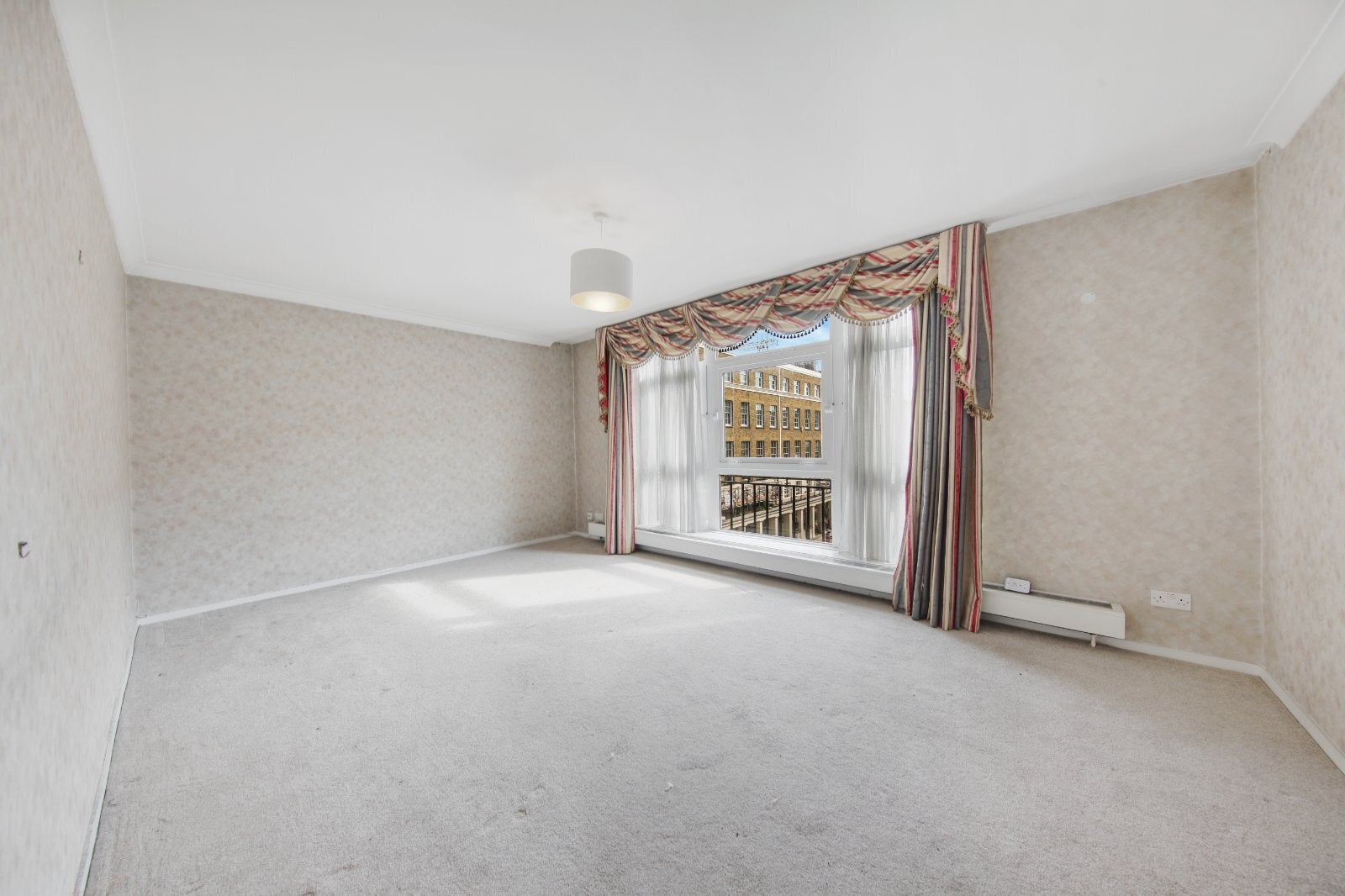 Flat York Terrace West in City of Westminster