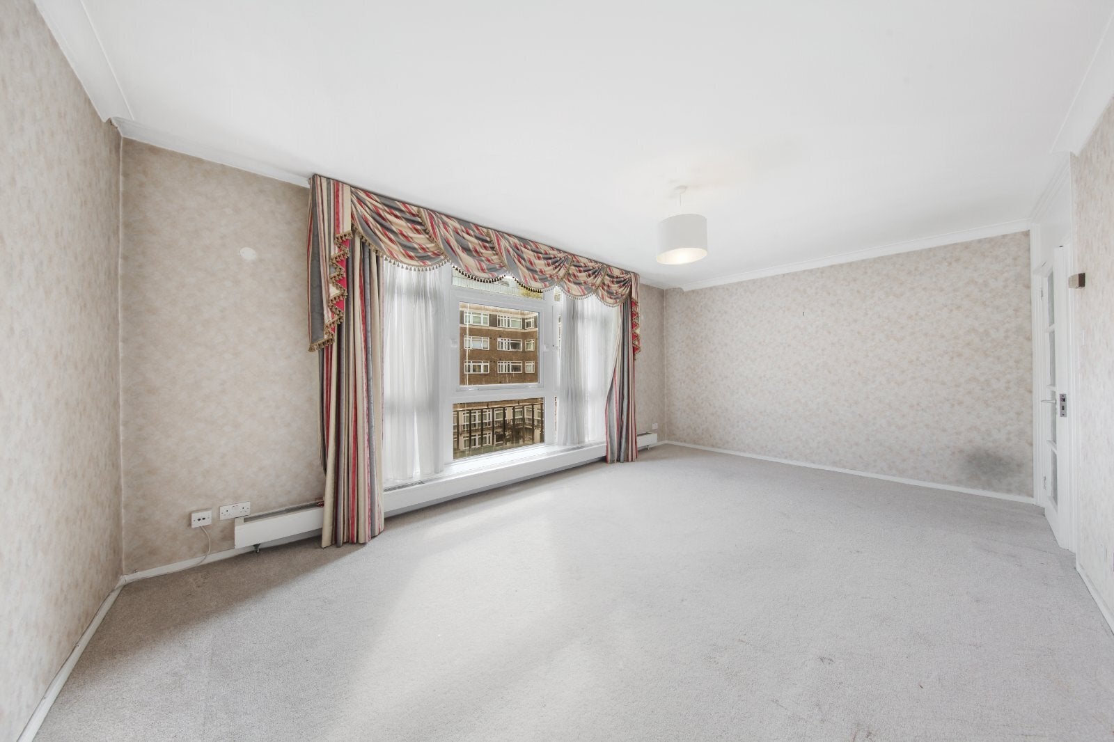 Flat York Terrace West in City of Westminster