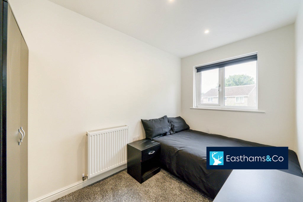 Room Oaktree Close in Preston