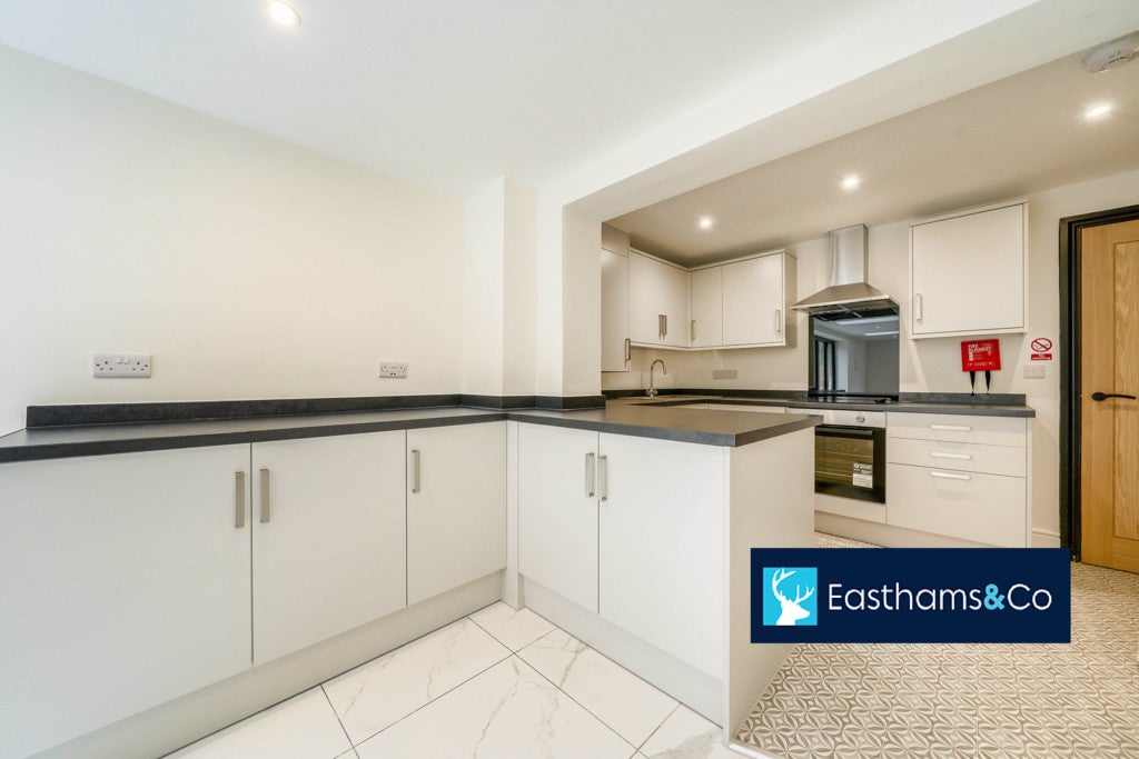 Room Oaktree Close in Preston